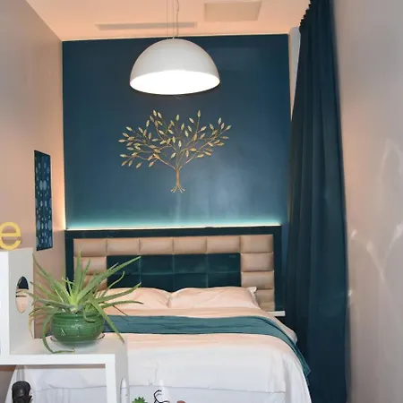 In Trocadero Flat Near Eiffel Tower *